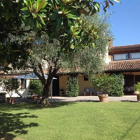 Le Tre Querce Oda ve Kahvaltı Romano D'Ezzelino